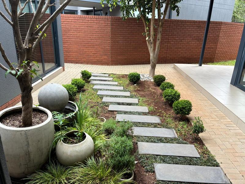 To Let 4 Bedroom Property for Rent in Waterkloof Ridge Gauteng