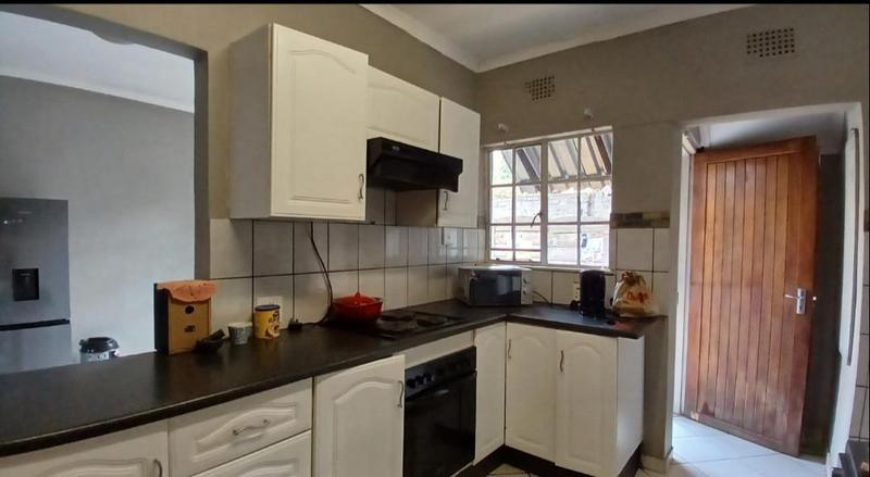 4 Bedroom Property for Sale in Brackendowns Gauteng