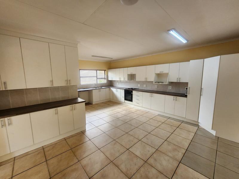 4 Bedroom Property for Sale in Brackenhurst Gauteng