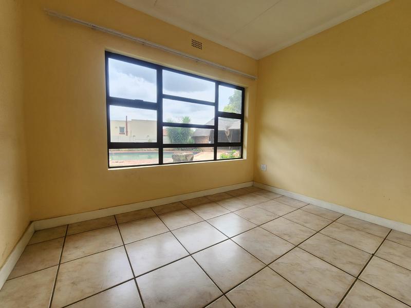 4 Bedroom Property for Sale in Brackenhurst Gauteng