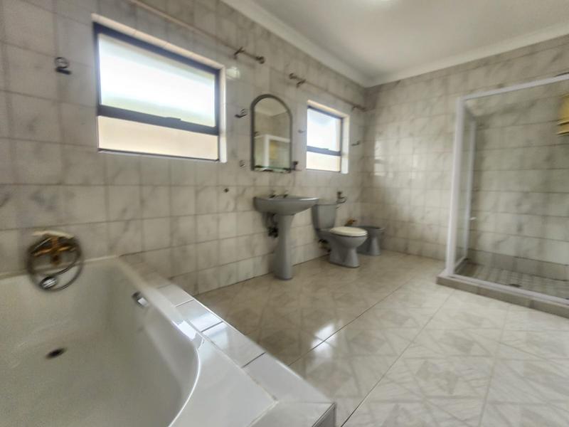 4 Bedroom Property for Sale in Brackenhurst Gauteng