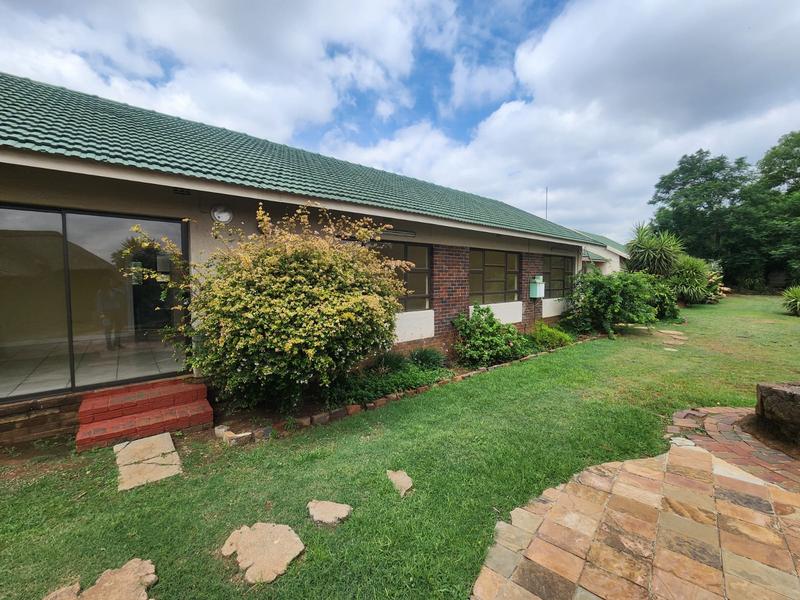 4 Bedroom Property for Sale in Brackenhurst Gauteng