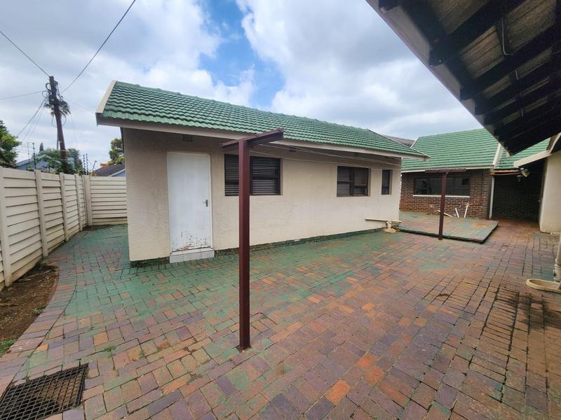 4 Bedroom Property for Sale in Brackenhurst Gauteng