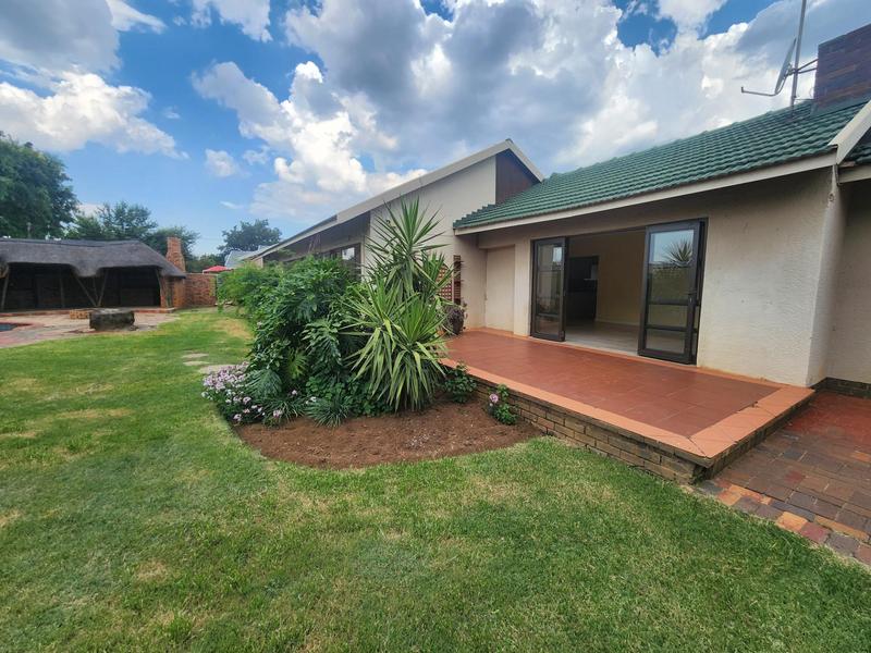 4 Bedroom Property for Sale in Brackenhurst Gauteng