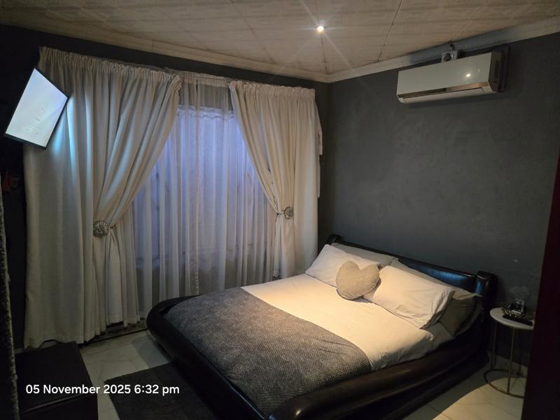 3 Bedroom Property for Sale in Clayville Gauteng