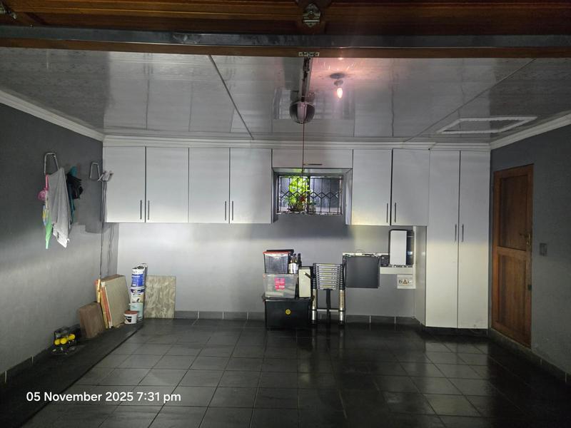 3 Bedroom Property for Sale in Clayville Gauteng