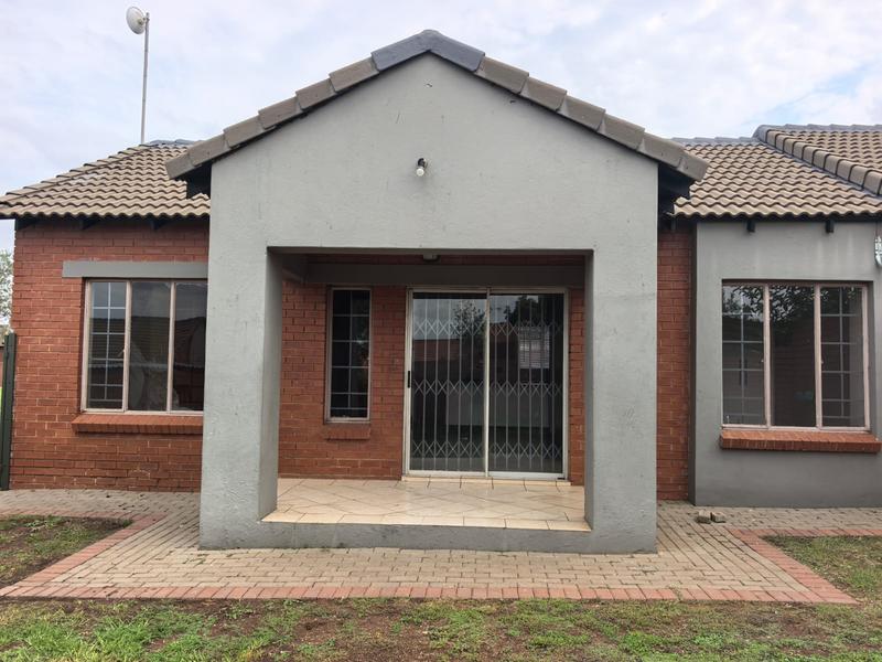 3 Bedroom Property for Sale in Monavoni Gauteng