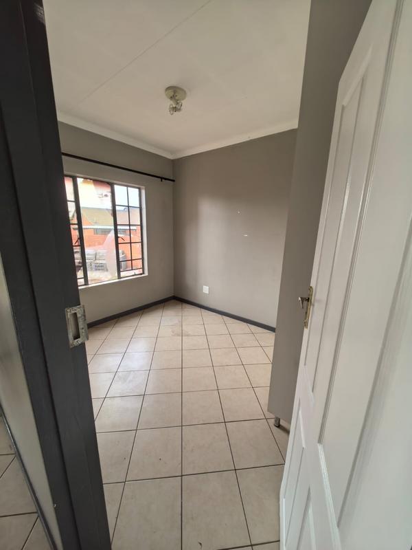 3 Bedroom Property for Sale in Monavoni Gauteng