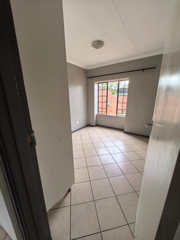 3 Bedroom Property for Sale in Monavoni Gauteng