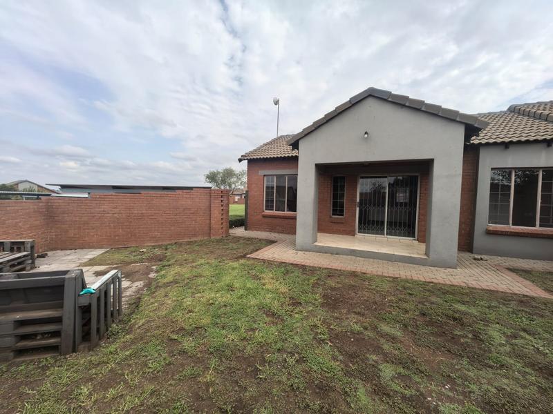 3 Bedroom Property for Sale in Monavoni Gauteng