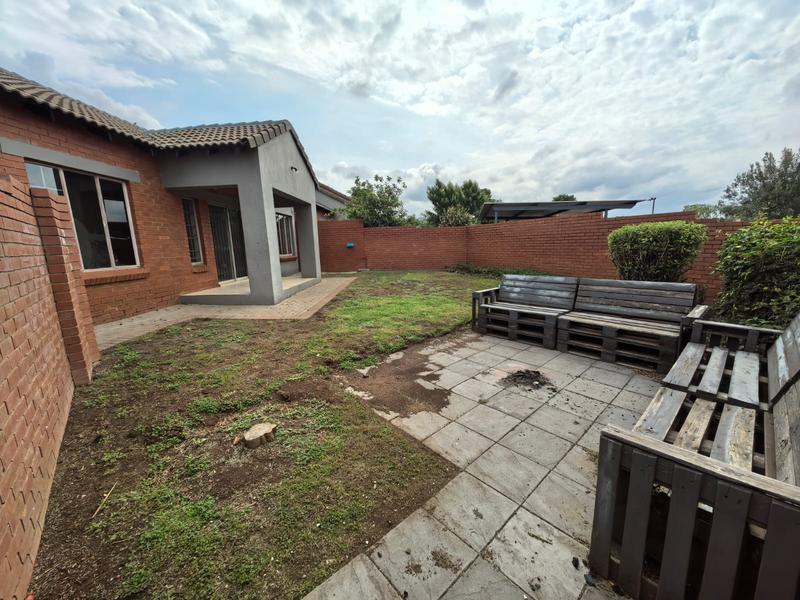 3 Bedroom Property for Sale in Monavoni Gauteng