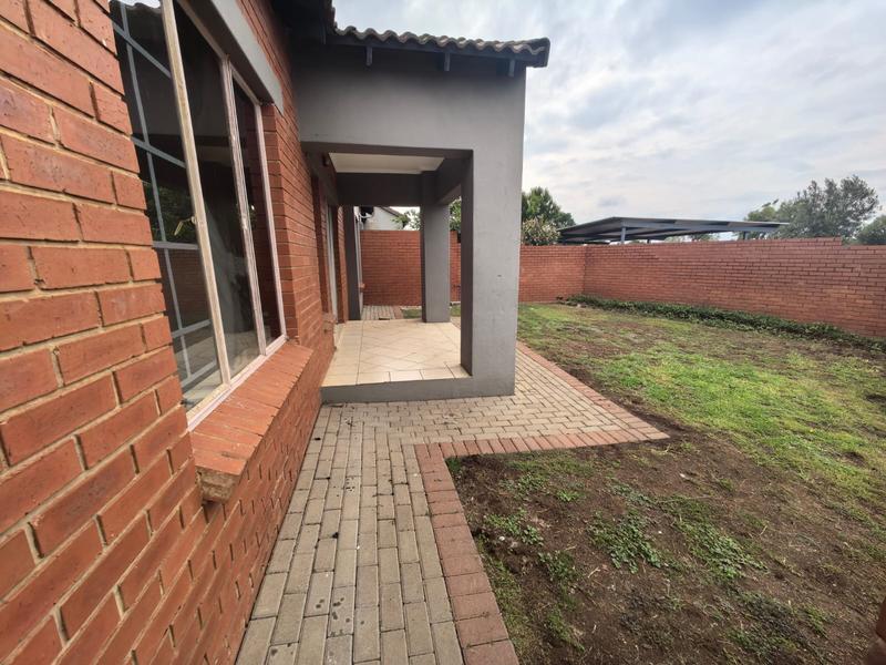3 Bedroom Property for Sale in Monavoni Gauteng