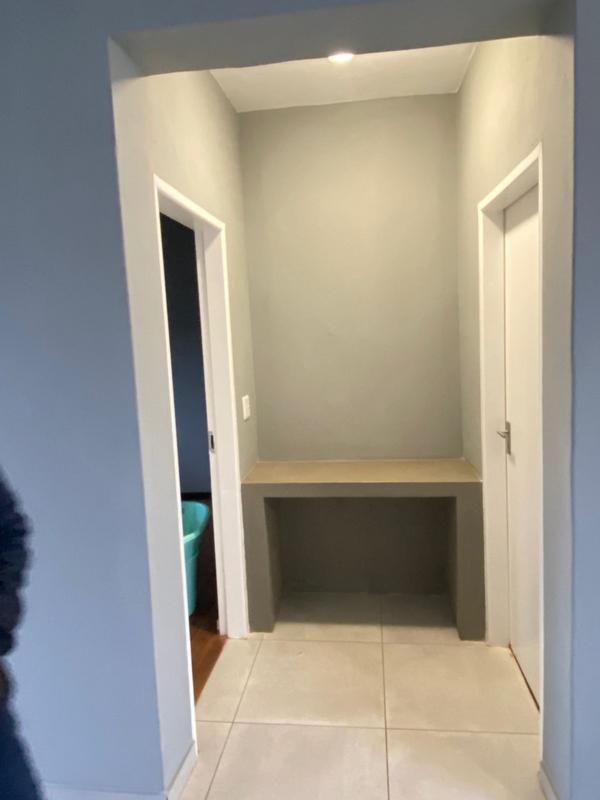 To Let 2 Bedroom Property for Rent in Malvern East Gauteng