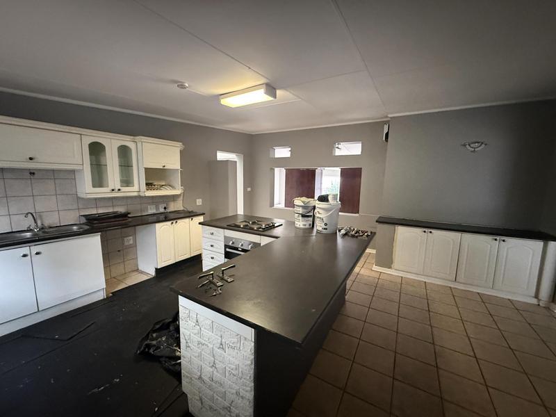 To Let 4 Bedroom Property for Rent in Rooihuiskraal Gauteng