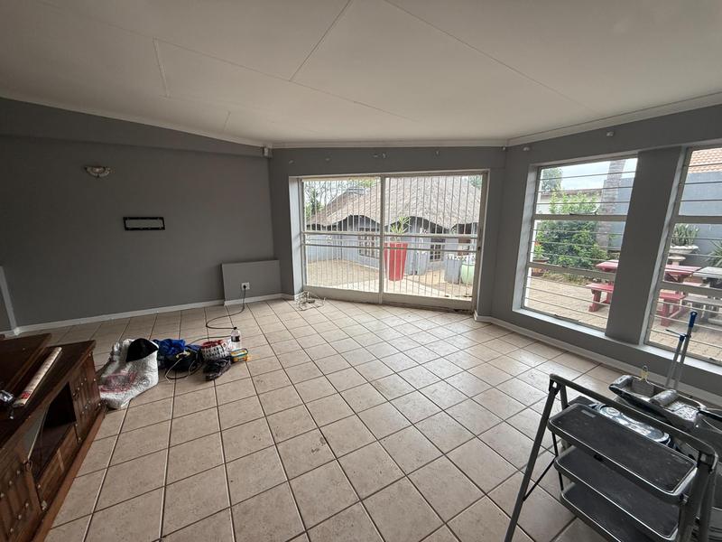 To Let 4 Bedroom Property for Rent in Rooihuiskraal Gauteng