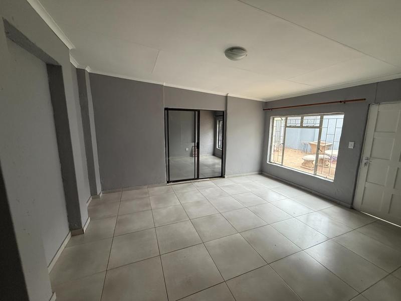 To Let 4 Bedroom Property for Rent in Rooihuiskraal Gauteng