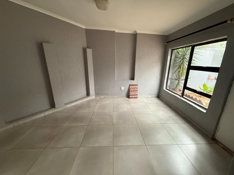 To Let 4 Bedroom Property for Rent in Rooihuiskraal Gauteng