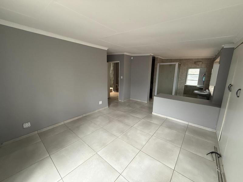 To Let 4 Bedroom Property for Rent in Rooihuiskraal Gauteng