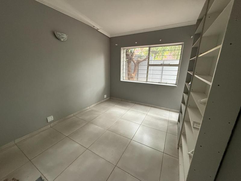 To Let 4 Bedroom Property for Rent in Rooihuiskraal Gauteng