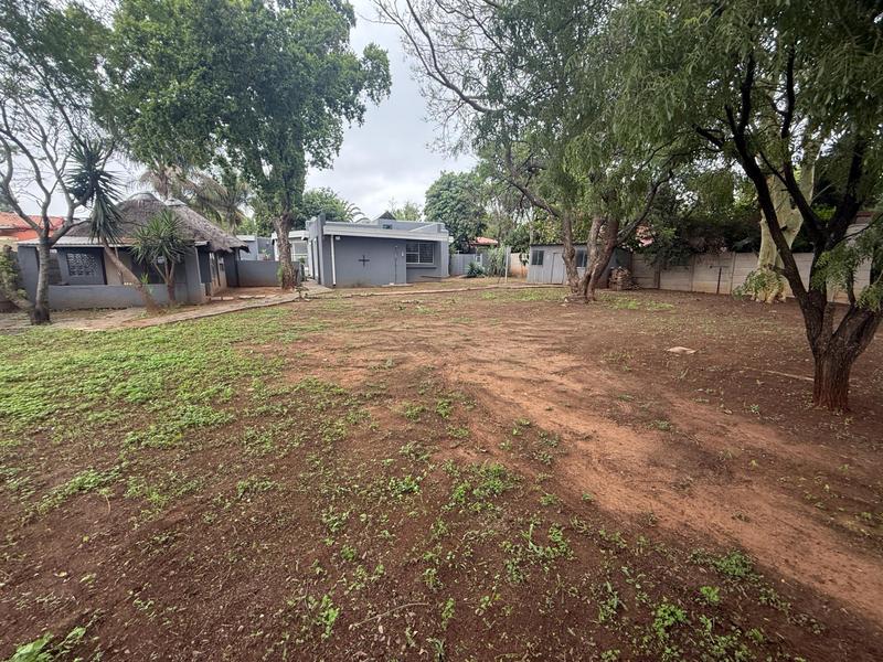 To Let 4 Bedroom Property for Rent in Rooihuiskraal Gauteng