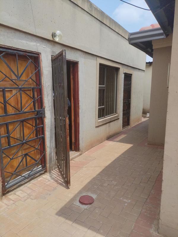 To Let 2 Bedroom Property for Rent in Vosloorus Ext 20 Gauteng