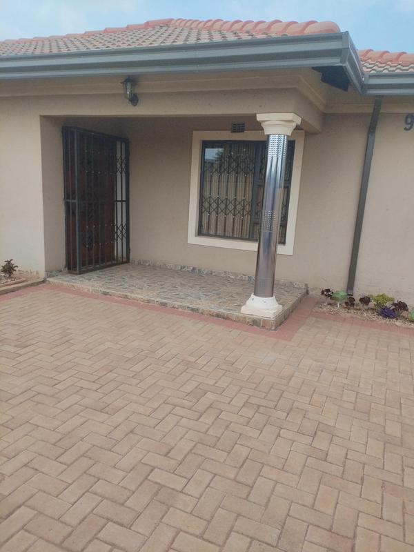 To Let 1 Bedroom Property for Rent in Vosloorus Ext 20 Gauteng