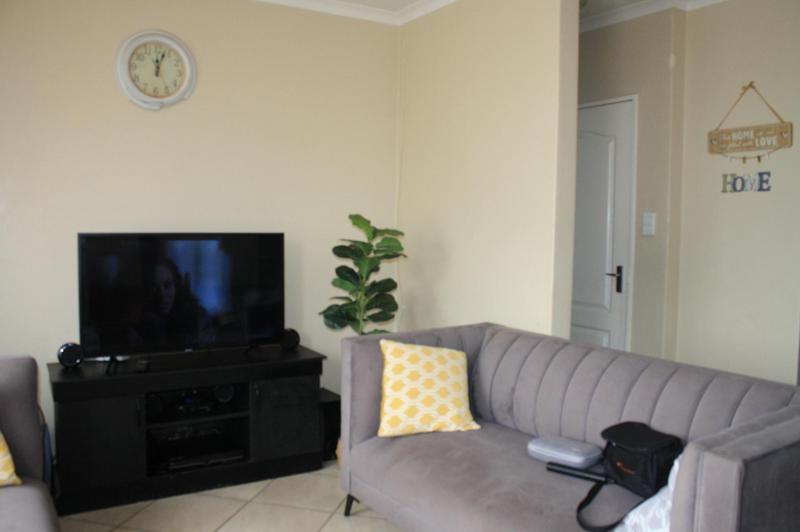 2 Bedroom Property for Sale in Noordwyk Gauteng