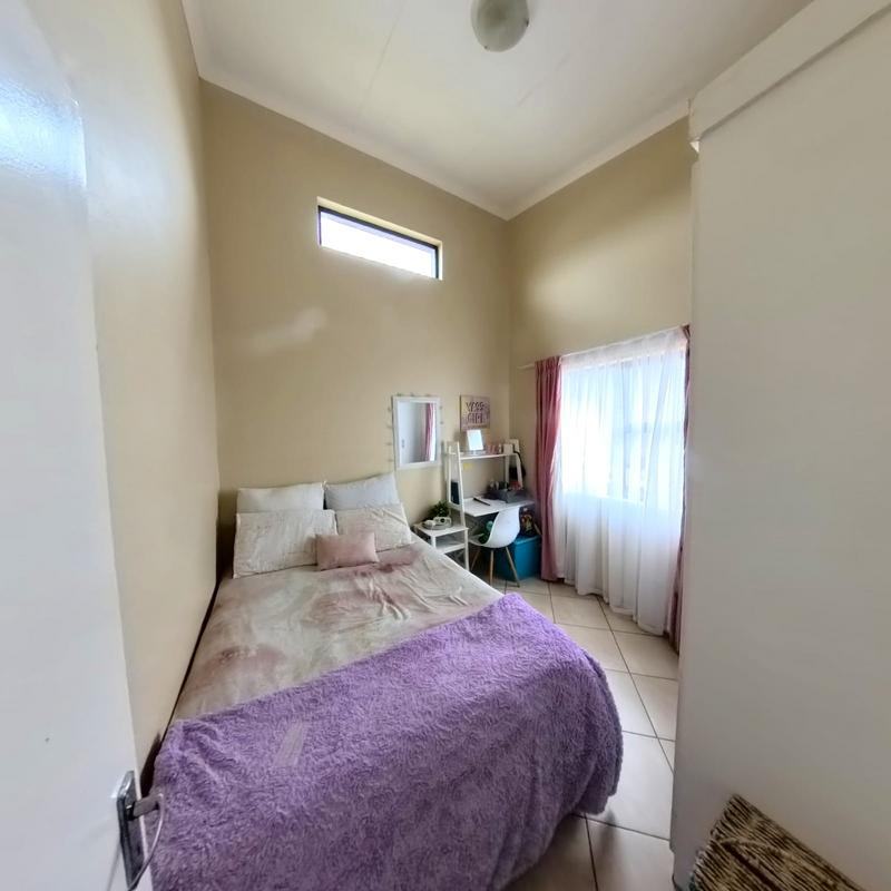 2 Bedroom Property for Sale in Noordwyk Gauteng
