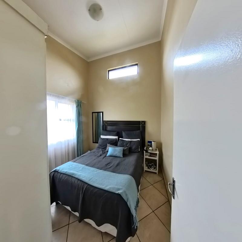 2 Bedroom Property for Sale in Noordwyk Gauteng