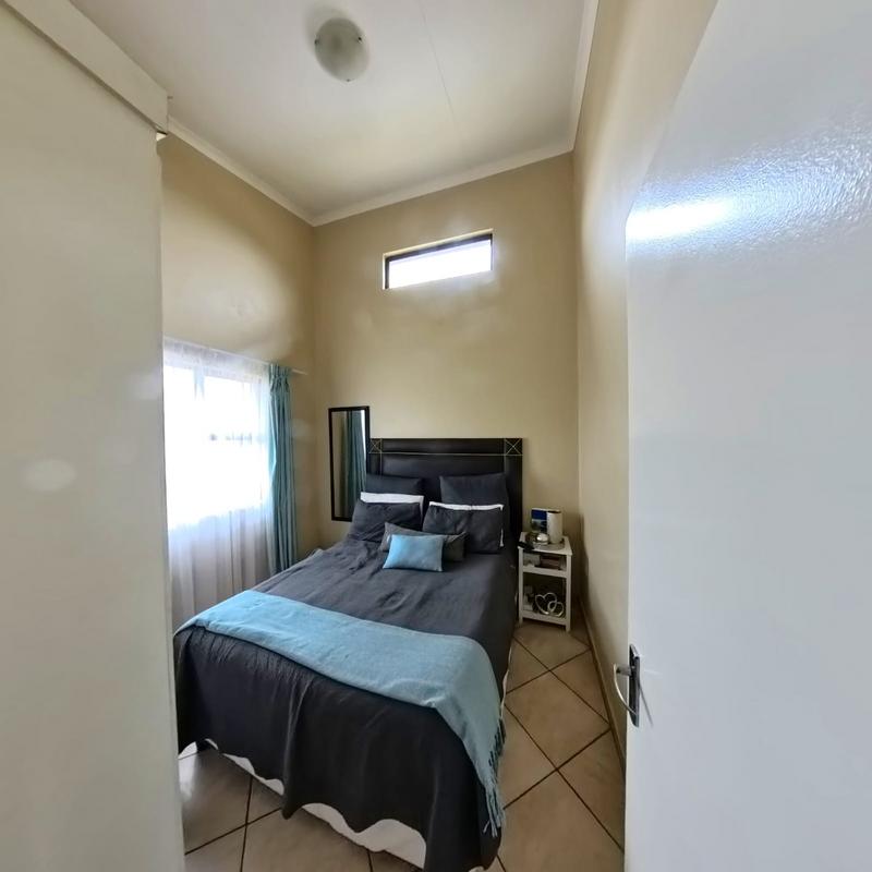 2 Bedroom Property for Sale in Noordwyk Gauteng