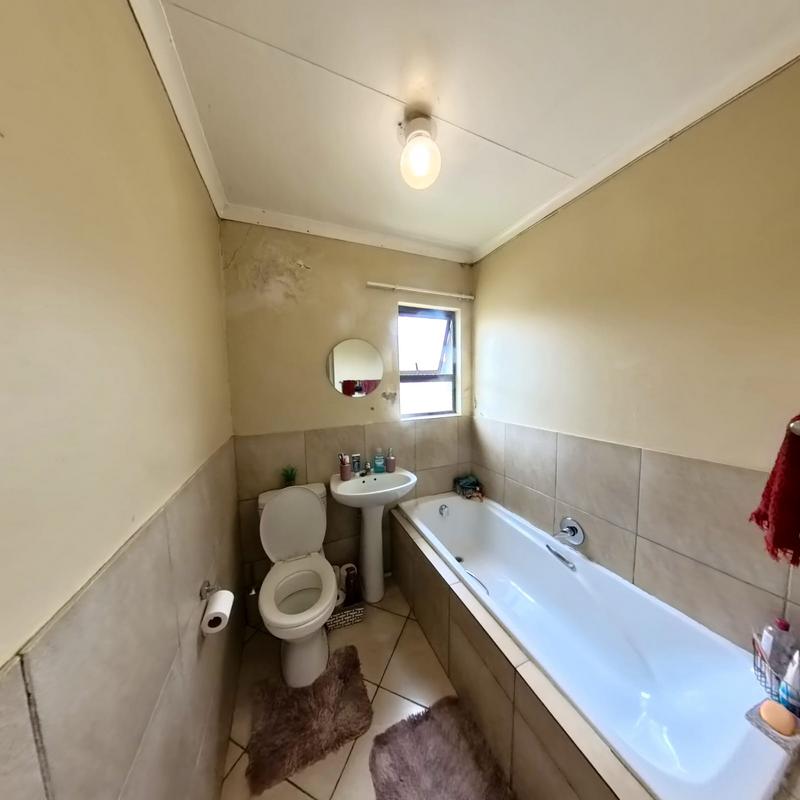 2 Bedroom Property for Sale in Noordwyk Gauteng