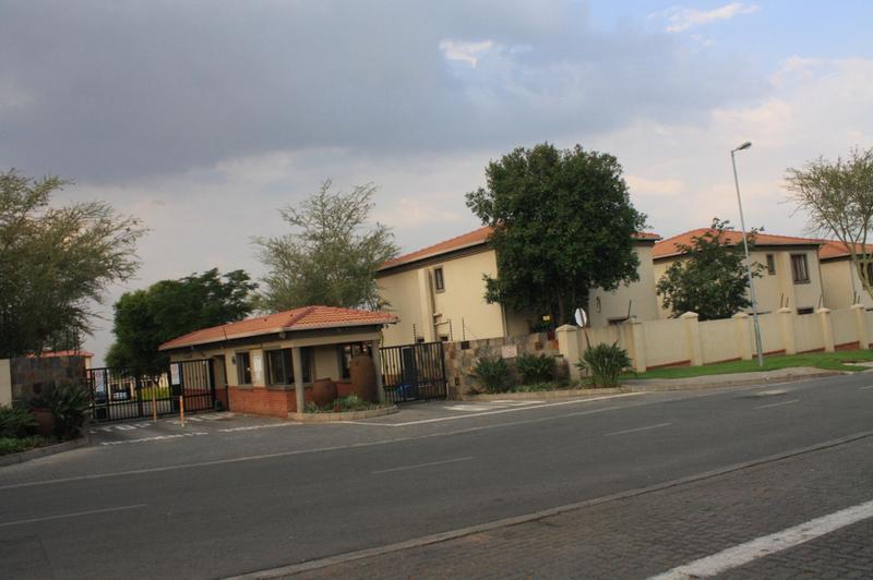 2 Bedroom Property for Sale in Noordwyk Gauteng