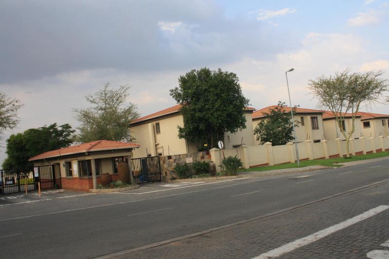 2 Bedroom Property for Sale in Noordwyk Gauteng