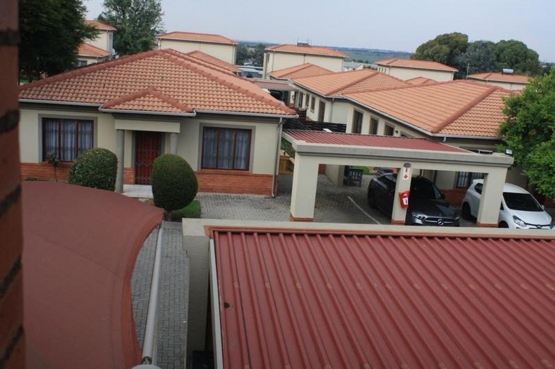2 Bedroom Property for Sale in Noordwyk Gauteng