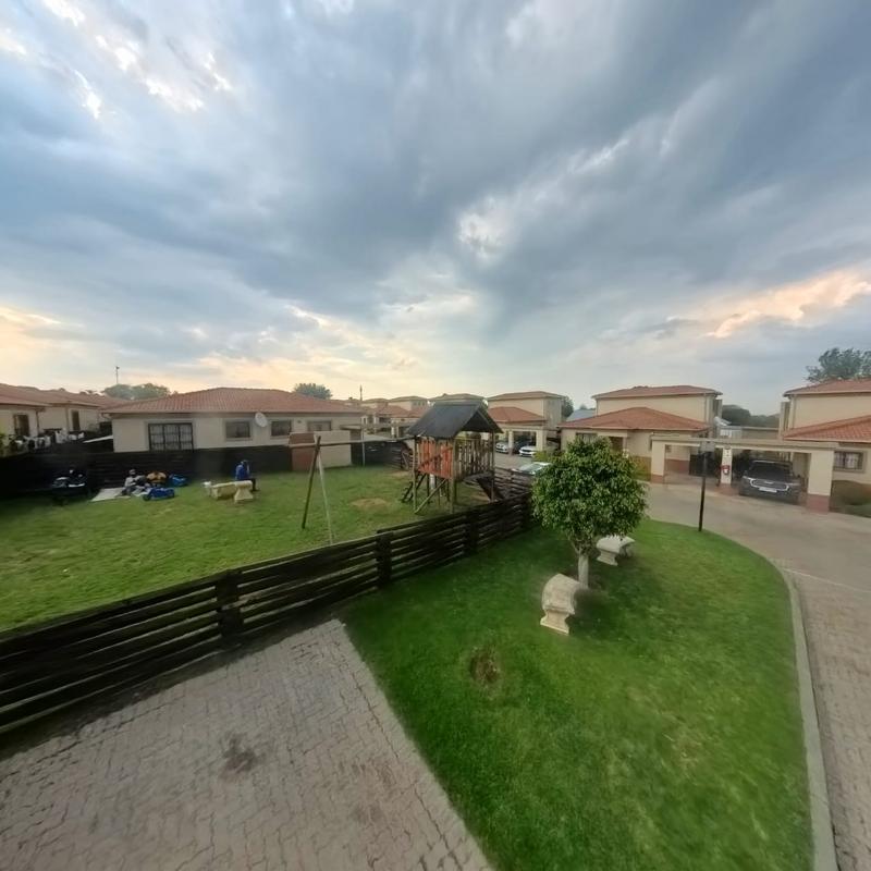 2 Bedroom Property for Sale in Noordwyk Gauteng