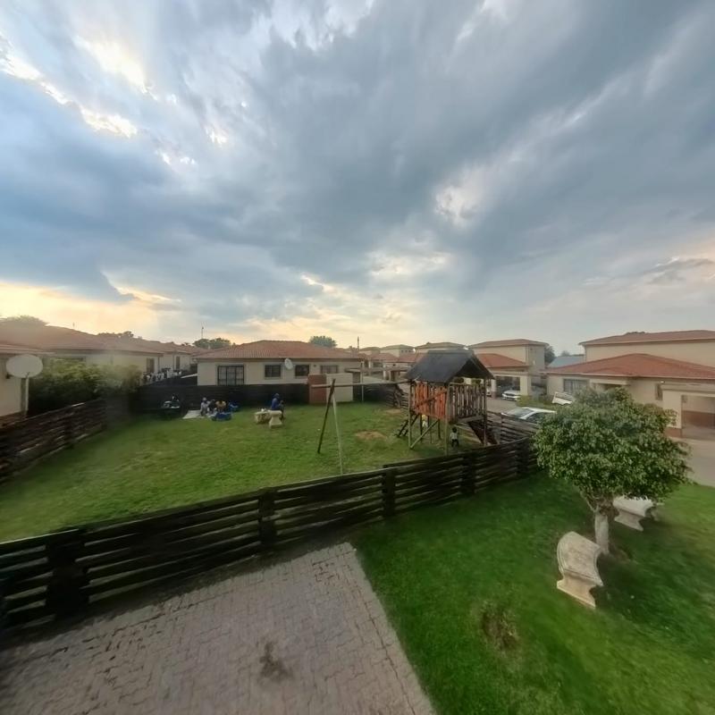 2 Bedroom Property for Sale in Noordwyk Gauteng