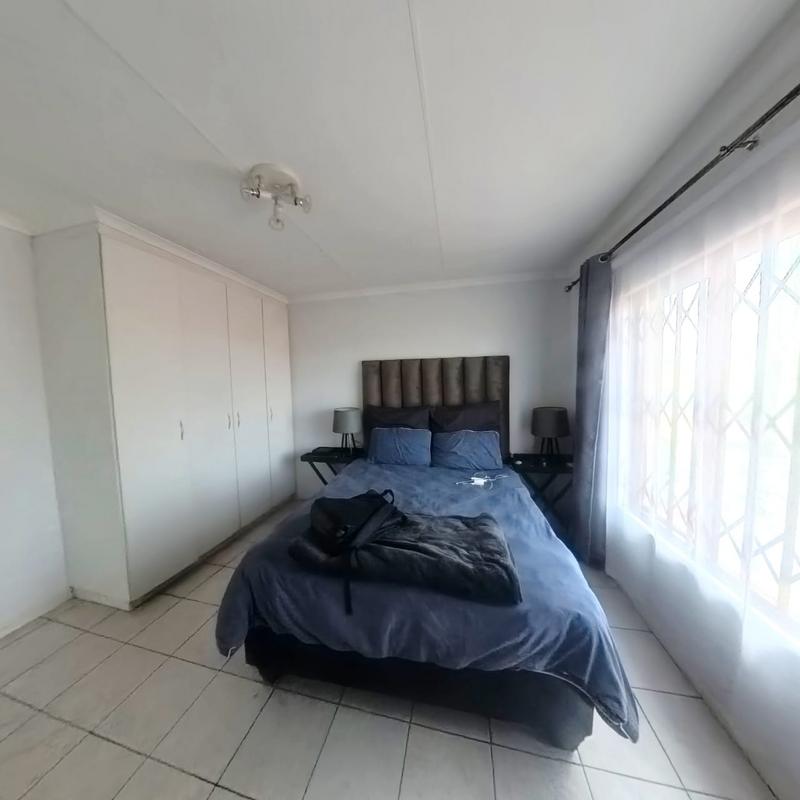 2 Bedroom Property for Sale in Noordwyk Gauteng