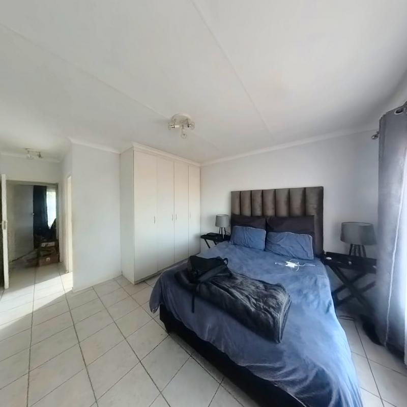 2 Bedroom Property for Sale in Noordwyk Gauteng