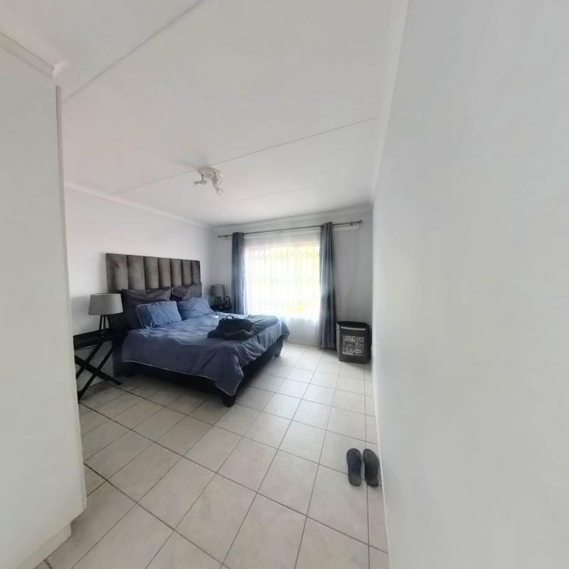 2 Bedroom Property for Sale in Noordwyk Gauteng