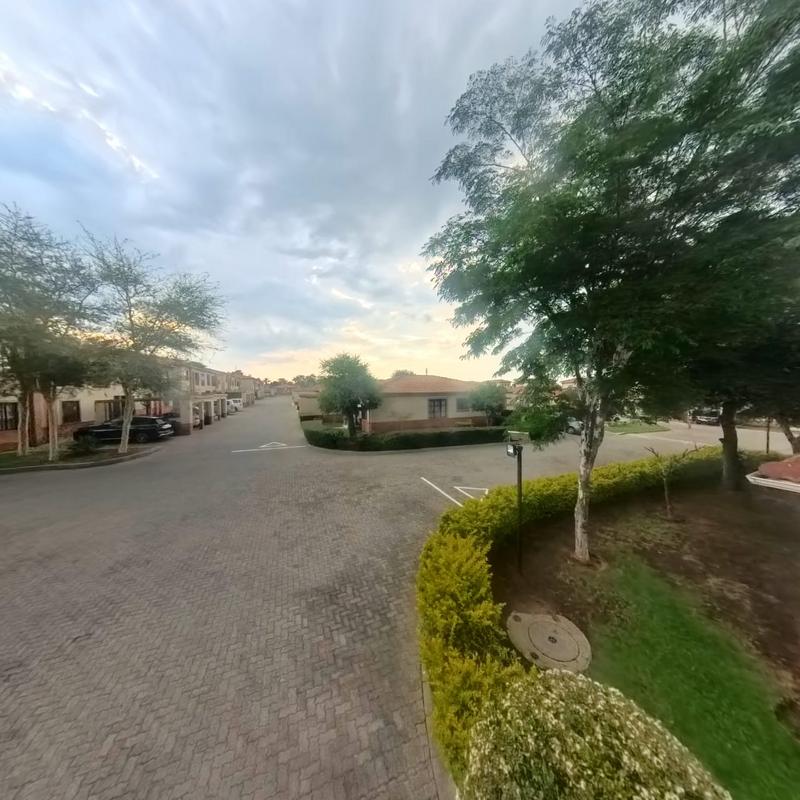 2 Bedroom Property for Sale in Noordwyk Gauteng