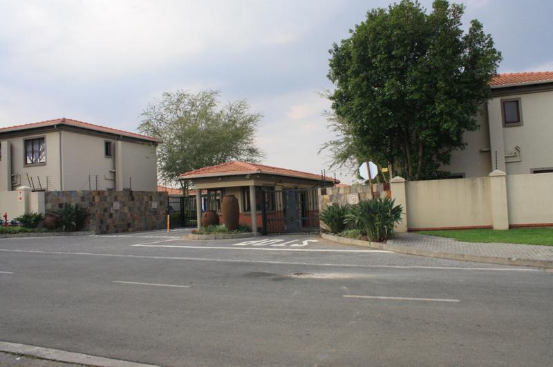 2 Bedroom Property for Sale in Noordwyk Gauteng