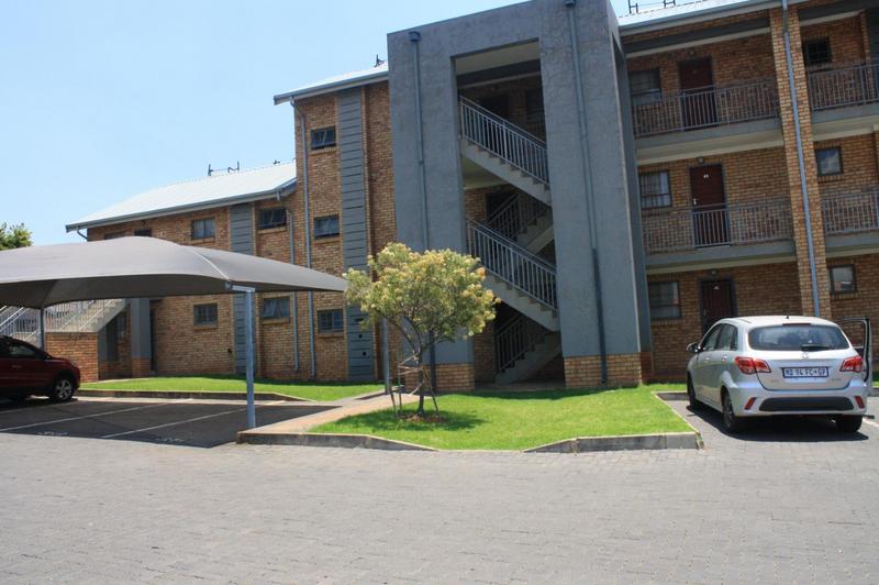2 Bedroom Property for Sale in Noordwyk Gauteng