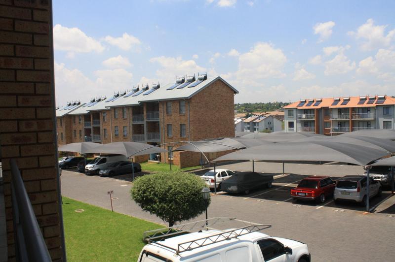 2 Bedroom Property for Sale in Noordwyk Gauteng