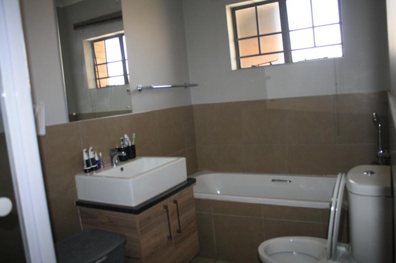 2 Bedroom Property for Sale in Noordwyk Gauteng