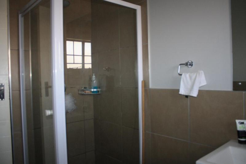 2 Bedroom Property for Sale in Noordwyk Gauteng