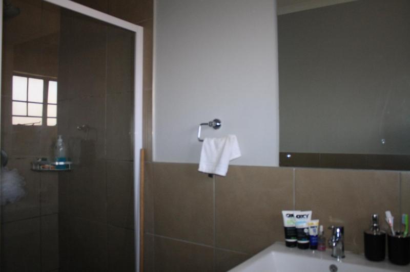 2 Bedroom Property for Sale in Noordwyk Gauteng