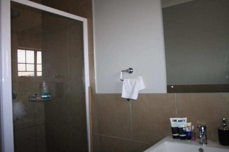 2 Bedroom Property for Sale in Noordwyk Gauteng