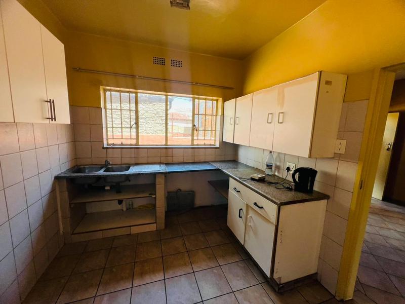 To Let 2 Bedroom Property for Rent in Forest Hill Gauteng