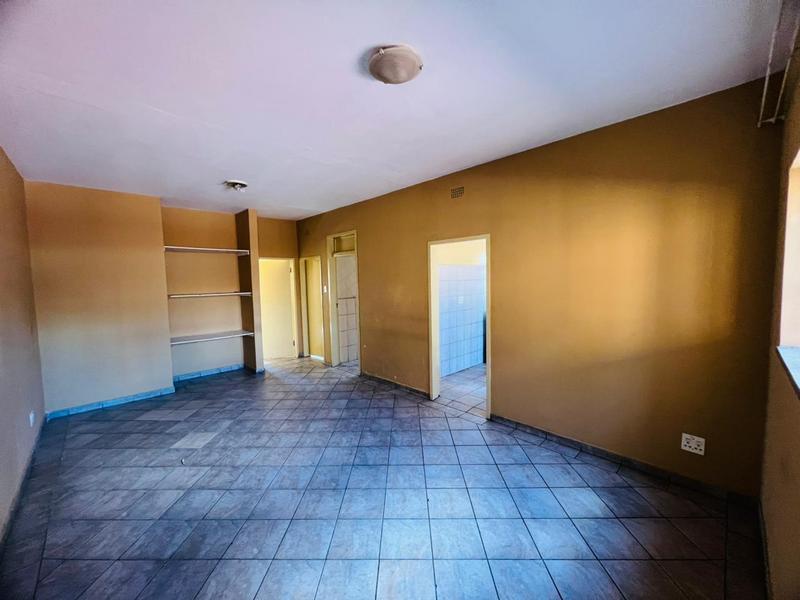 To Let 2 Bedroom Property for Rent in Forest Hill Gauteng