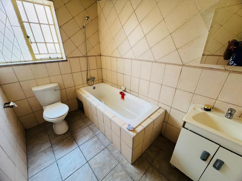 To Let 2 Bedroom Property for Rent in Forest Hill Gauteng